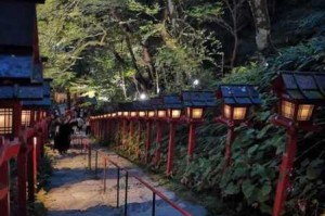 日本人为什么喜欢去日本旅游？有哪些值得一去的景点？