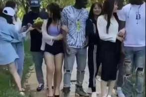 中国娇小女性如何应对黑人大洋吊？