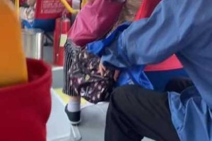 在公交车上被少妇发现，我该如何是好？第 57 章